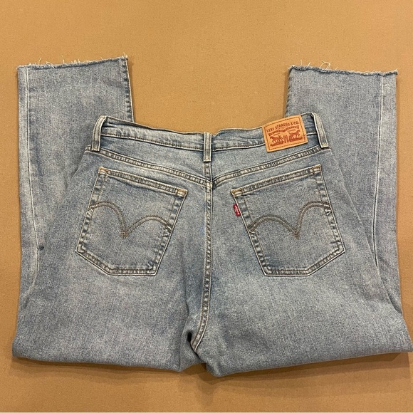 Levi’s Women’s Wedgie Straight Distressed Jeans Size 31 - Picture 6 of 16